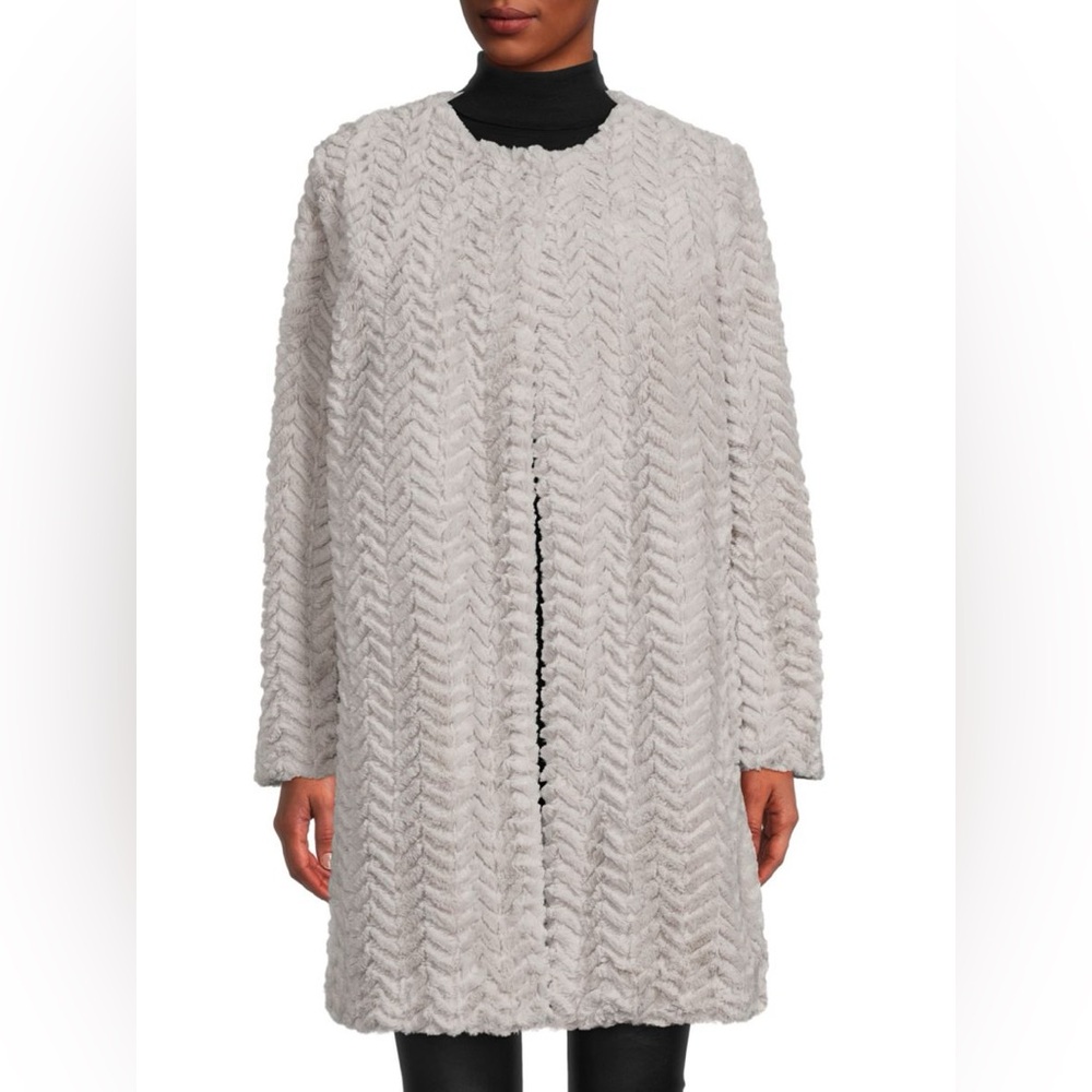 Nwt Carmen Marc Valvo Textured gray cement color Coat